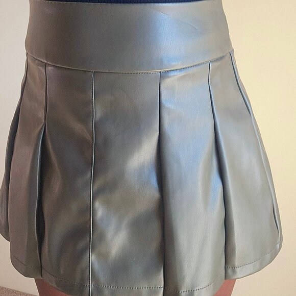 Faux-Leather Pleated Mini Skirt - Picture 5 of 8